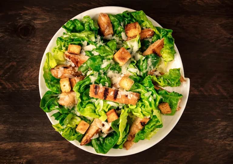 Ingrédients de la salade César : ce que vous devez savoir pour réussir