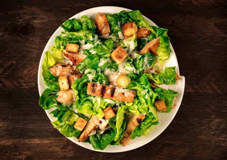 Ingrédients de la salade César : ce que vous devez savoir pour réussir