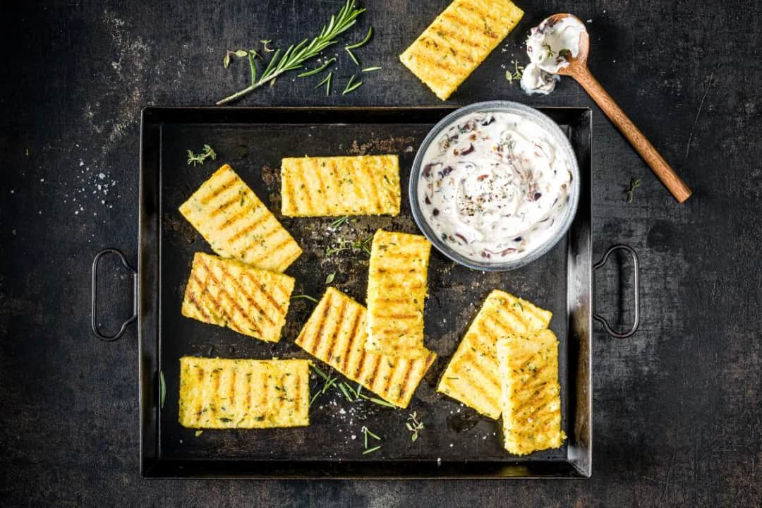 Recette de polenta grillée : des astuces pour un accompagnement parfait
