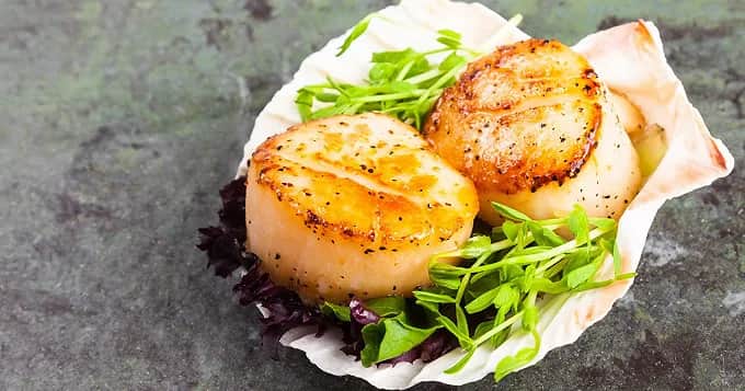 Recette de salade de Saint-Jacques au vinaigre balsamique facile et délicieuse